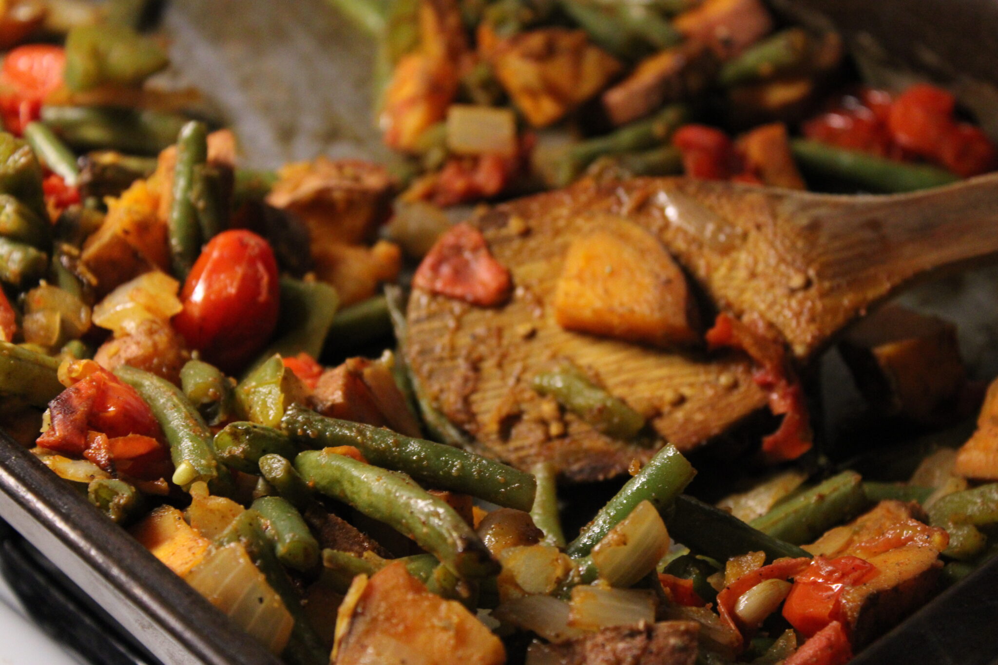 Roasted Green Beans & Sweet Potatoes - Hearty at Home Vegan Recipes