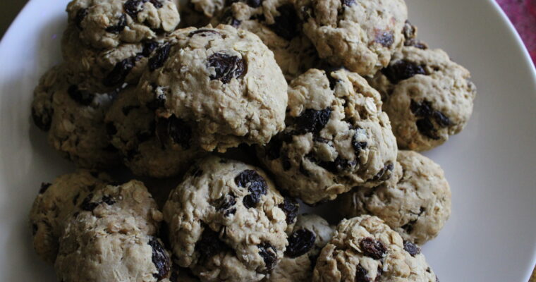 No-Sugar Oatmeal Raisin Cookies