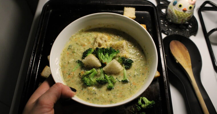 Vegan Broccoli Cheese Soup