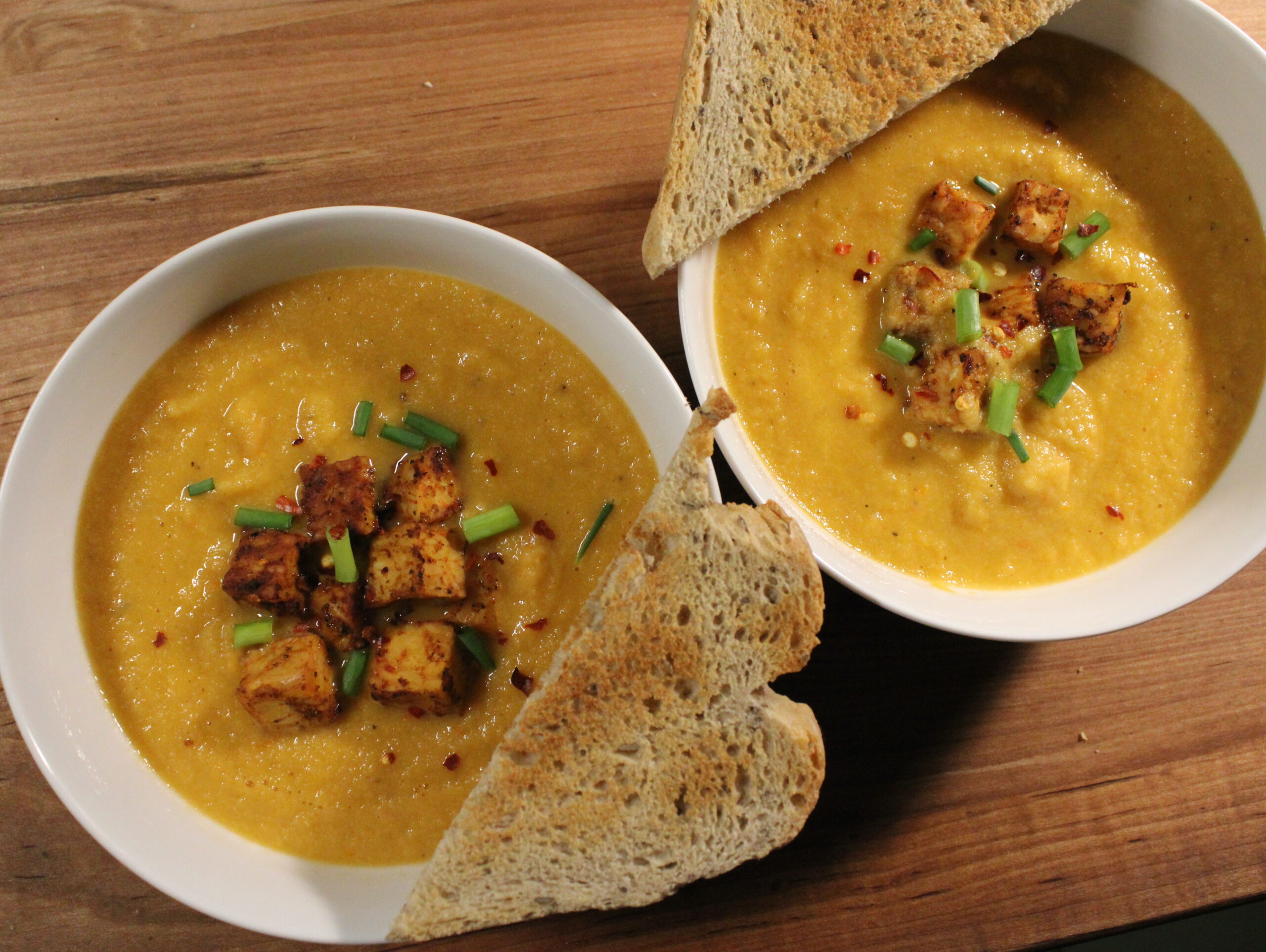 Roasted Cauliflower Tomato Soup