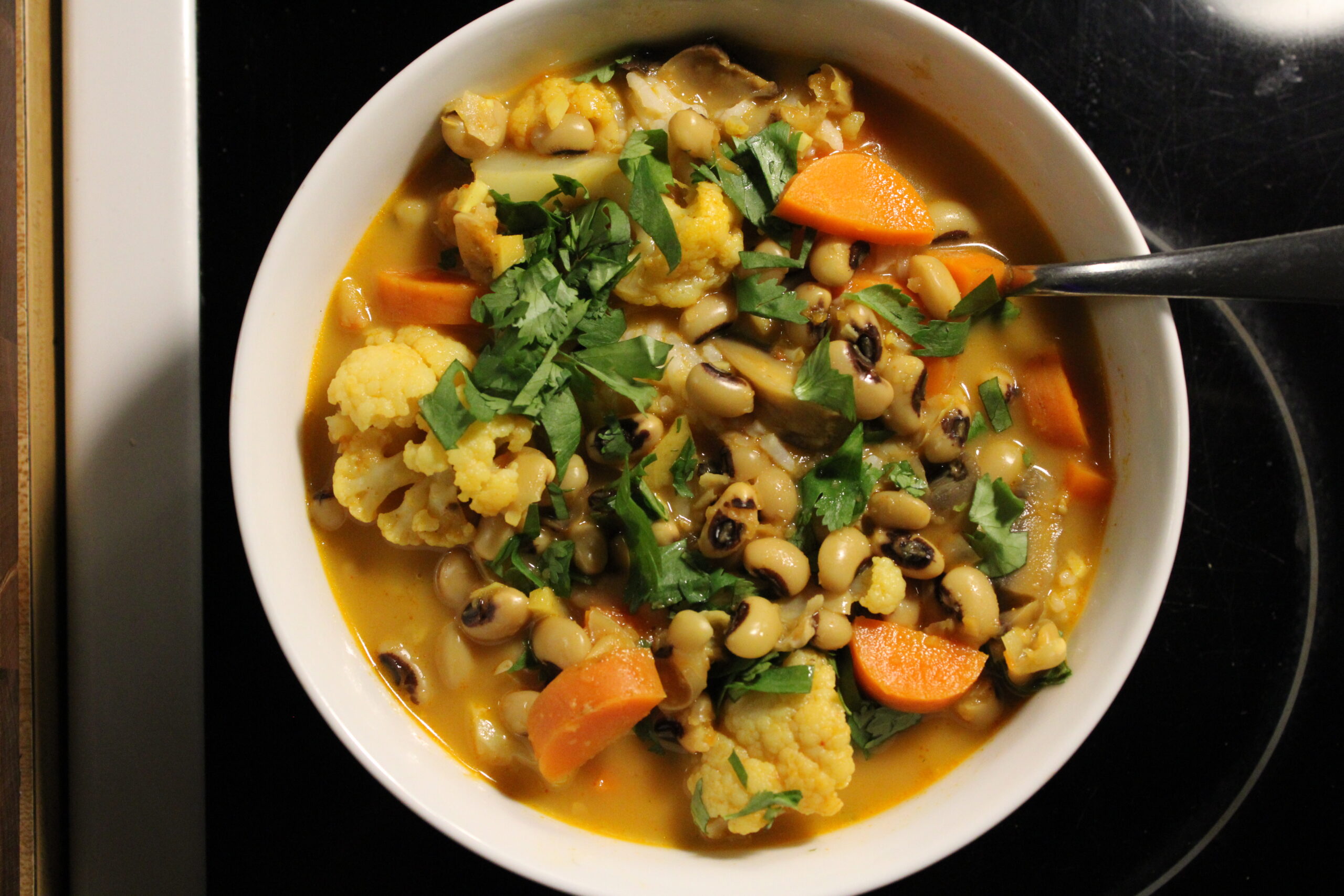 Curry Cauliflower & Black-Eyed Pea Soup